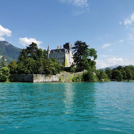 la baie des voiles ,vue lac d'Annecy ,plage privée Duingt Esterno foto