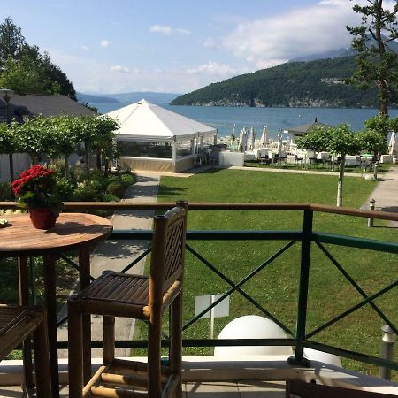 la baie des voiles ,vue lac d'Annecy ,plage privée Duingt Esterno foto