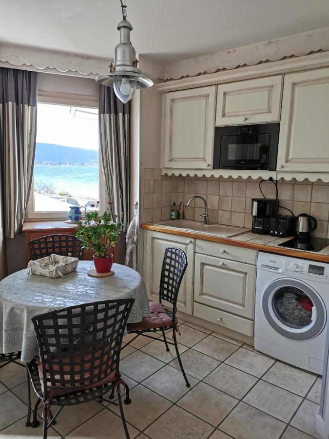 la baie des voiles ,vue lac d'Annecy ,plage privée Duingt Esterno foto