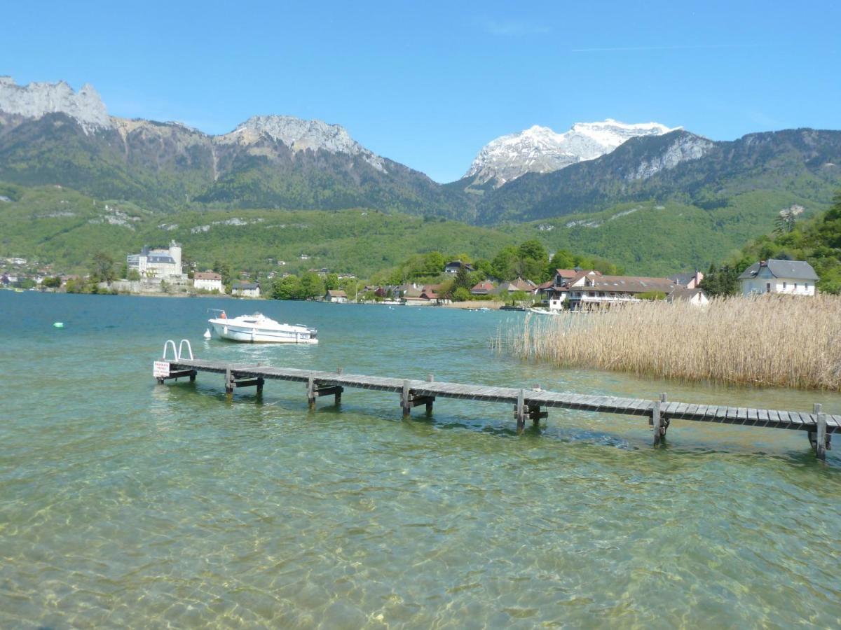 la baie des voiles ,vue lac d'Annecy ,plage privée Duingt Esterno foto