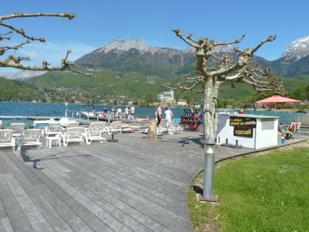 la baie des voiles ,vue lac d'Annecy ,plage privée Duingt Esterno foto