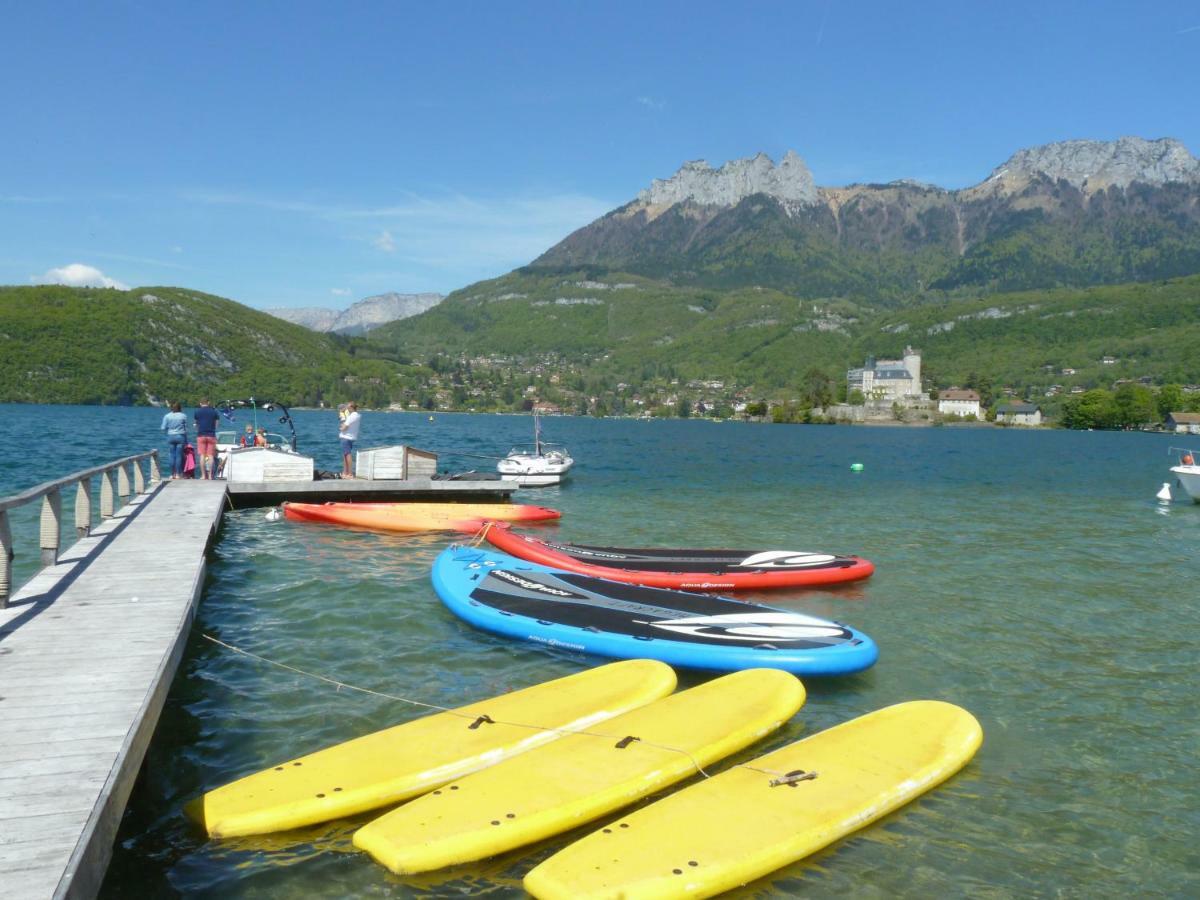 la baie des voiles ,vue lac d'Annecy ,plage privée Duingt Esterno foto