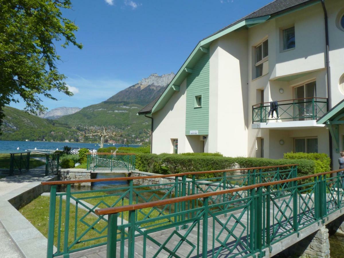 la baie des voiles ,vue lac d'Annecy ,plage privée Duingt Esterno foto