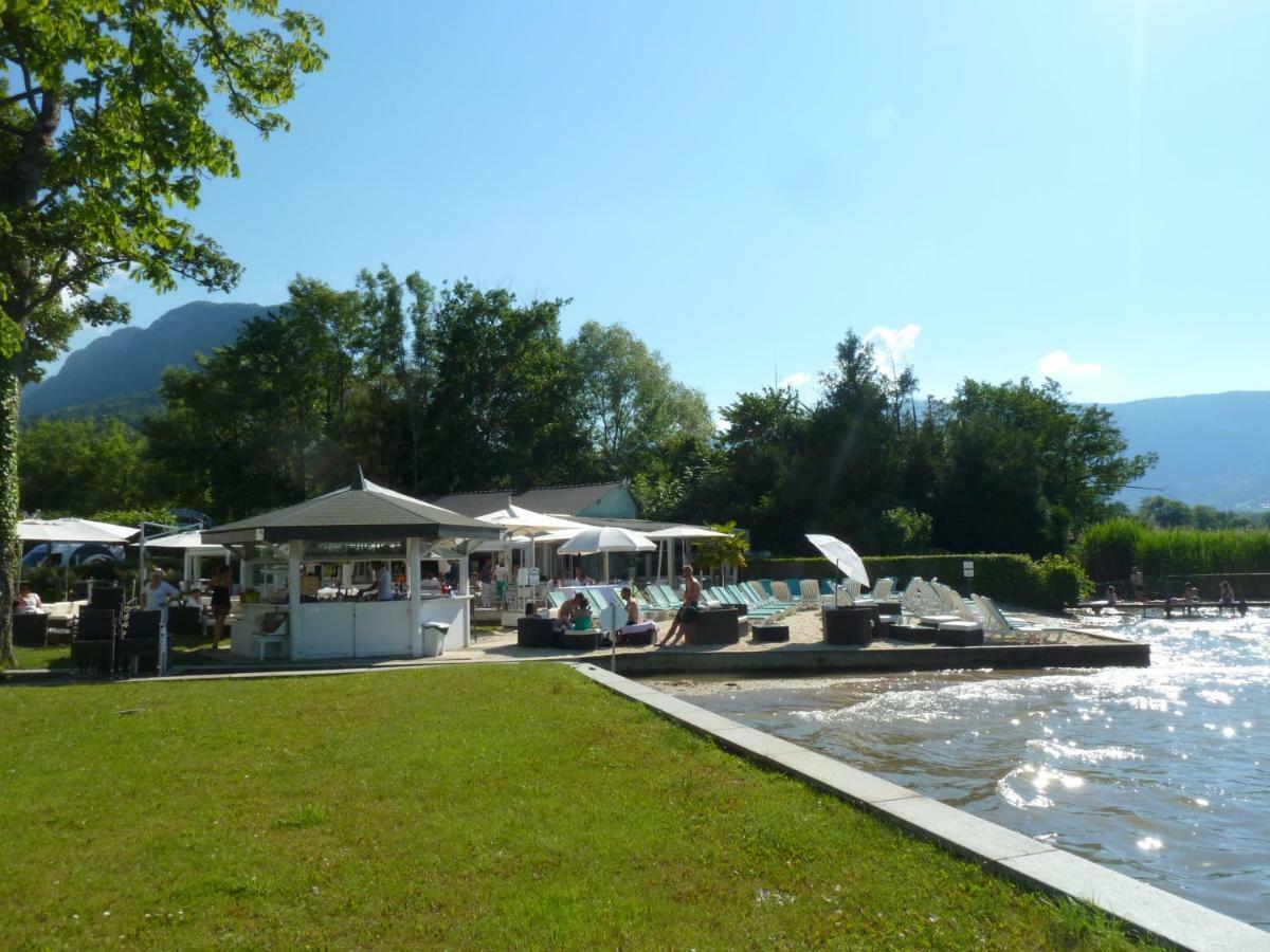 la baie des voiles ,vue lac d'Annecy ,plage privée Duingt Esterno foto