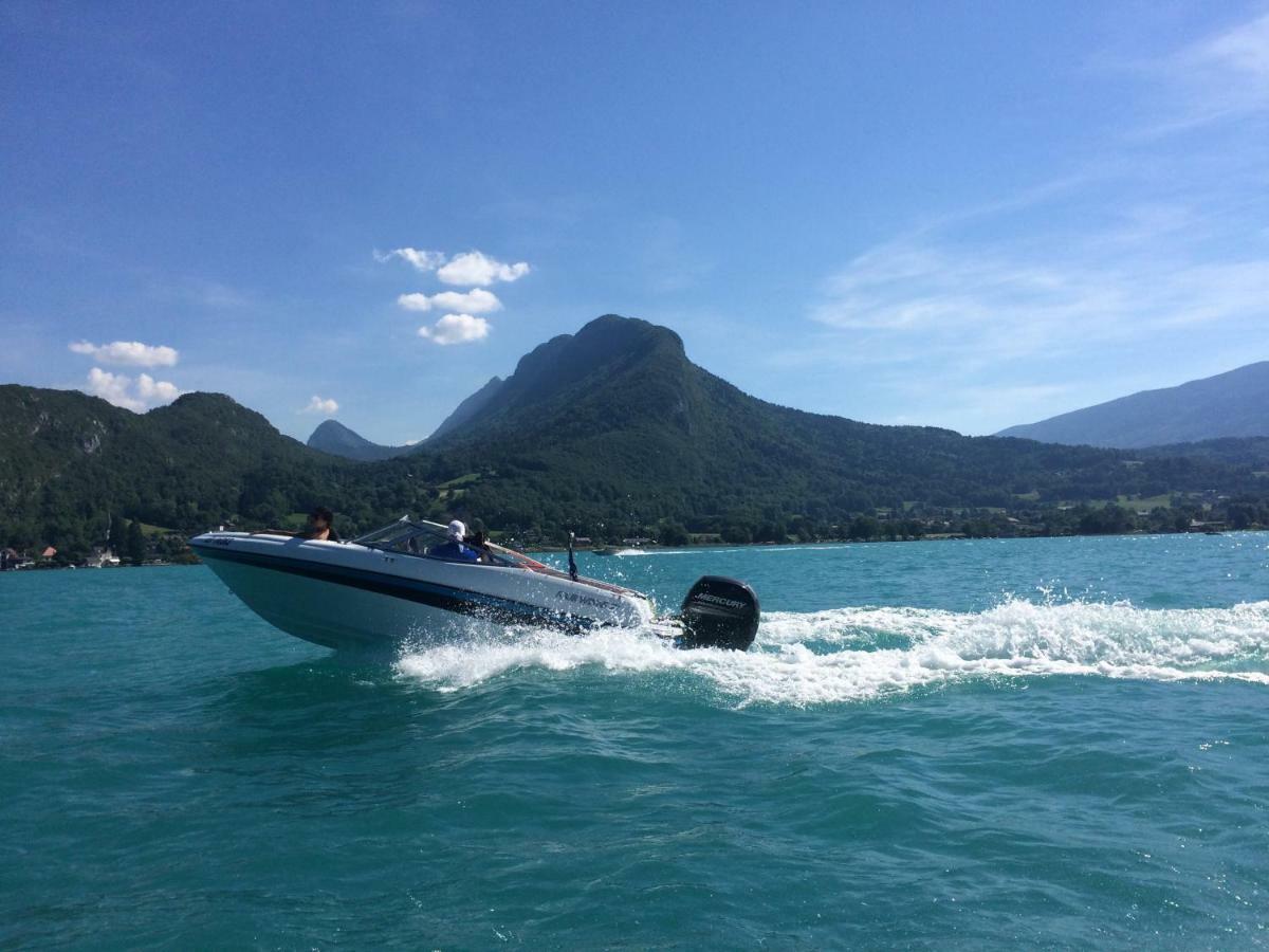 la baie des voiles ,vue lac d'Annecy ,plage privée Duingt Esterno foto