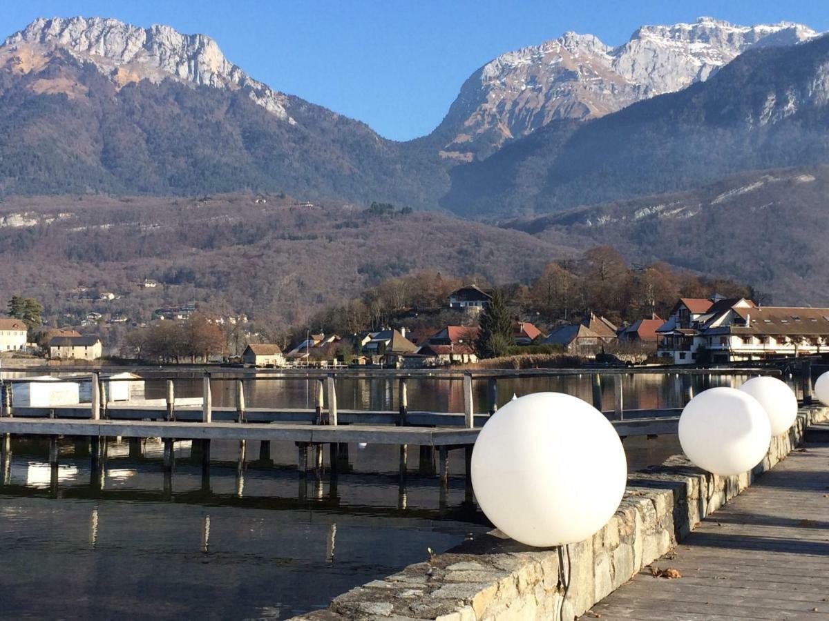 la baie des voiles ,vue lac d'Annecy ,plage privée Duingt Esterno foto