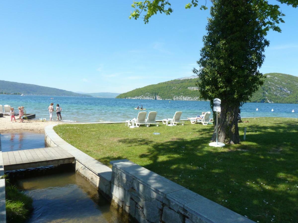 la baie des voiles ,vue lac d'Annecy ,plage privée Duingt Esterno foto