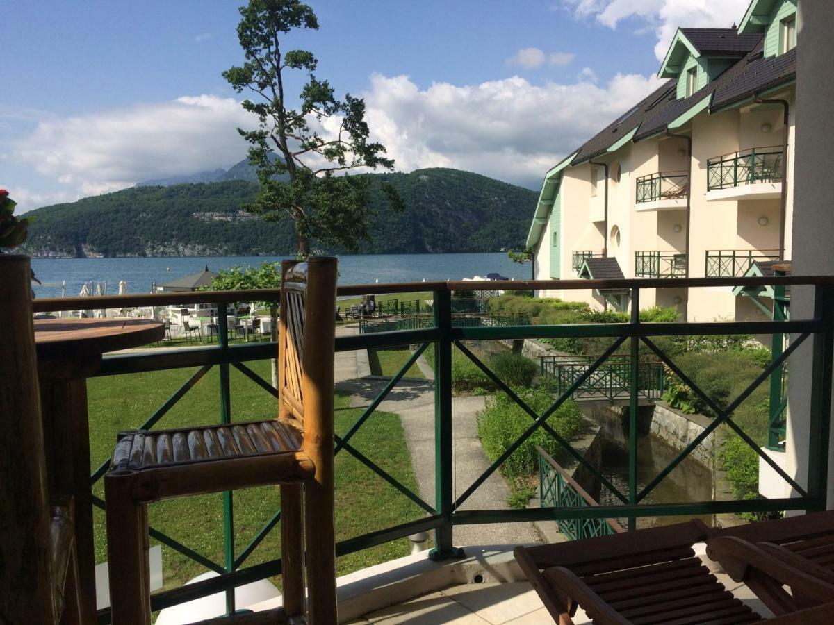 la baie des voiles ,vue lac d'Annecy ,plage privée Duingt Esterno foto